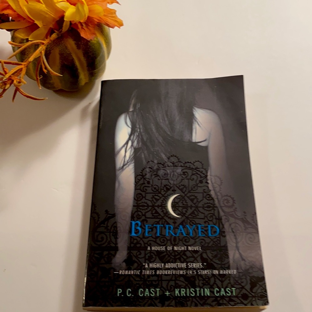 📚”Betrayed”